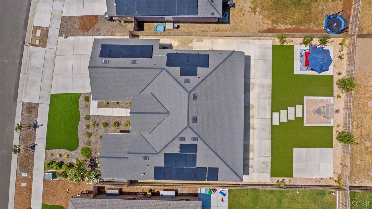 2146 W Escher Dr, Hanford, CA 93230