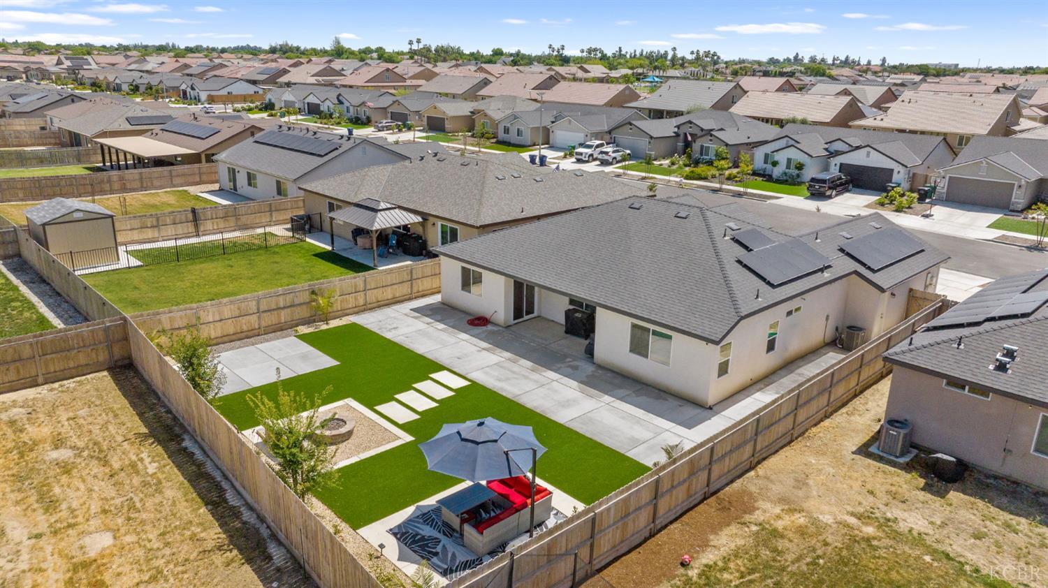 2146 W Escher Dr, Hanford, CA 93230