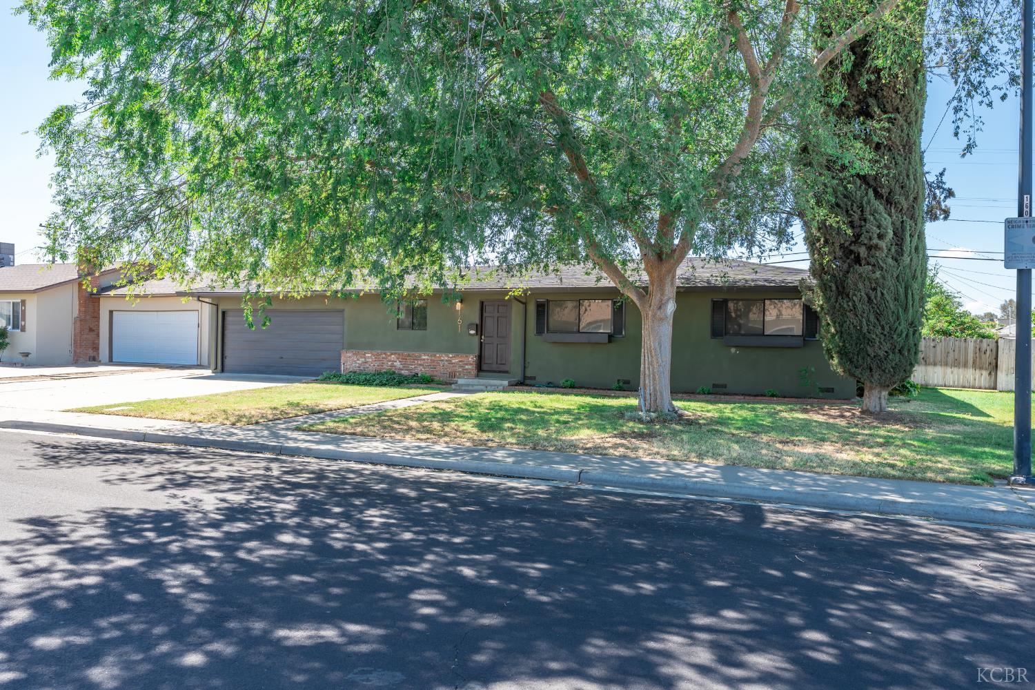 161 W Spring Ln, Lemoore, CA 93245