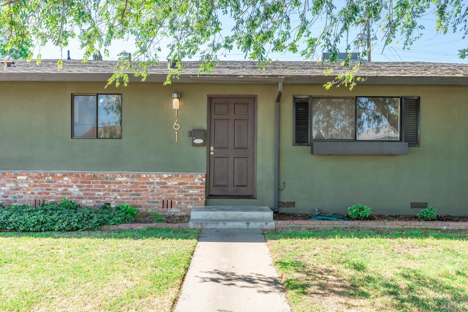 161 W Spring Ln, Lemoore, CA 93245