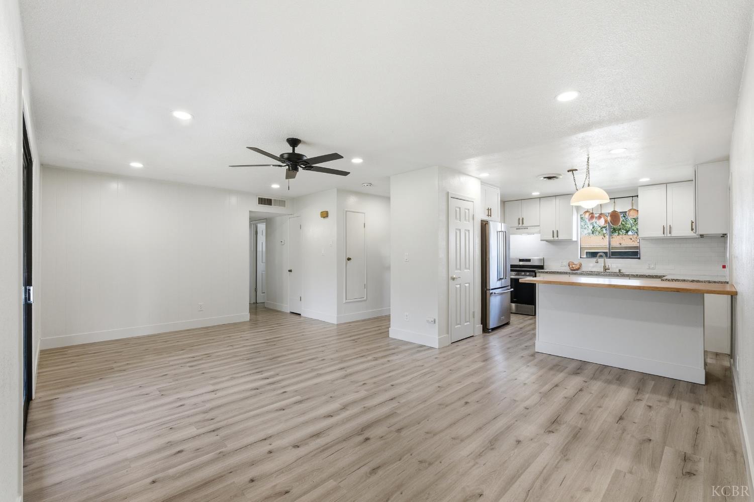 161 W Spring Ln, Lemoore, CA 93245