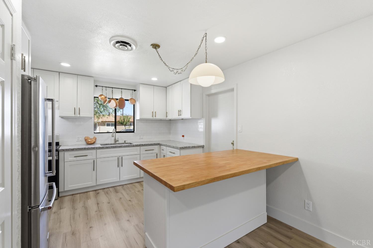 161 W Spring Ln, Lemoore, CA 93245