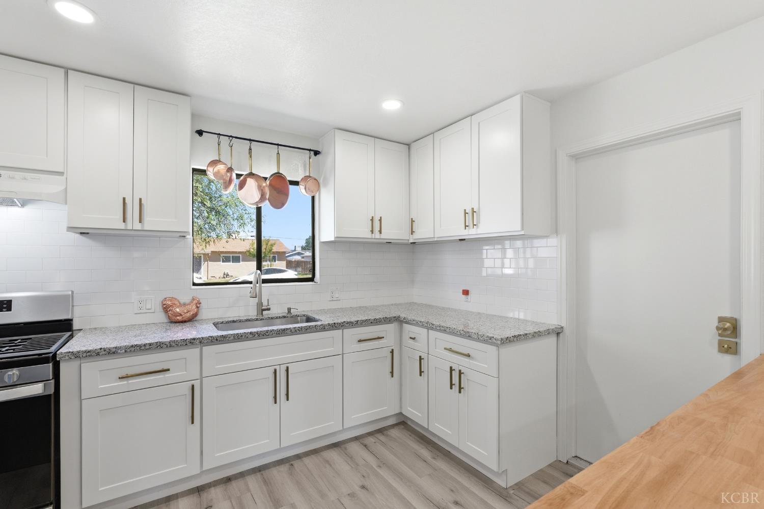 161 W Spring Ln, Lemoore, CA 93245