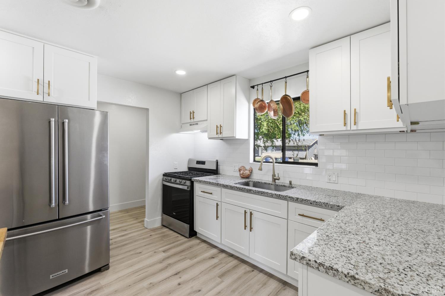 161 W Spring Ln, Lemoore, CA 93245