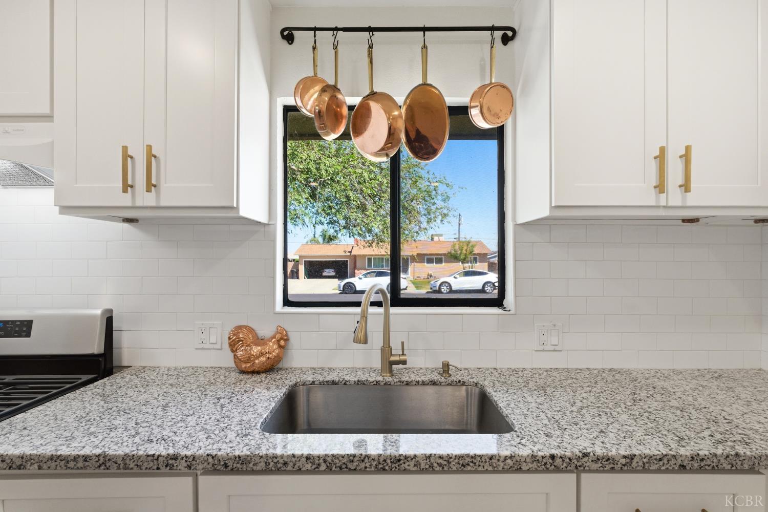 161 W Spring Ln, Lemoore, CA 93245