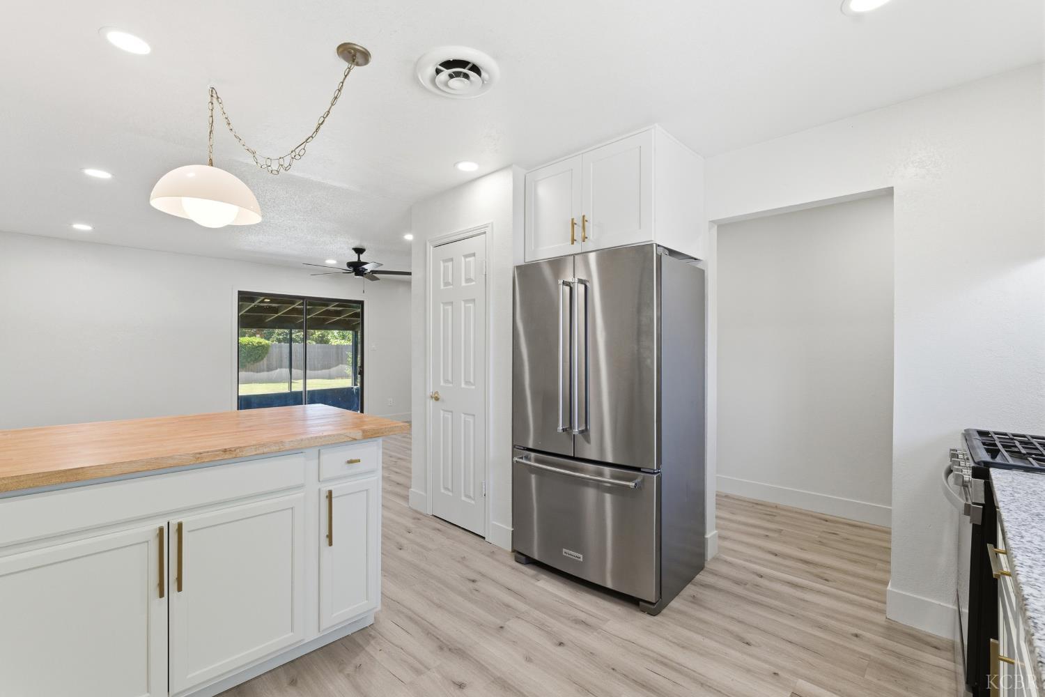 161 W Spring Ln, Lemoore, CA 93245