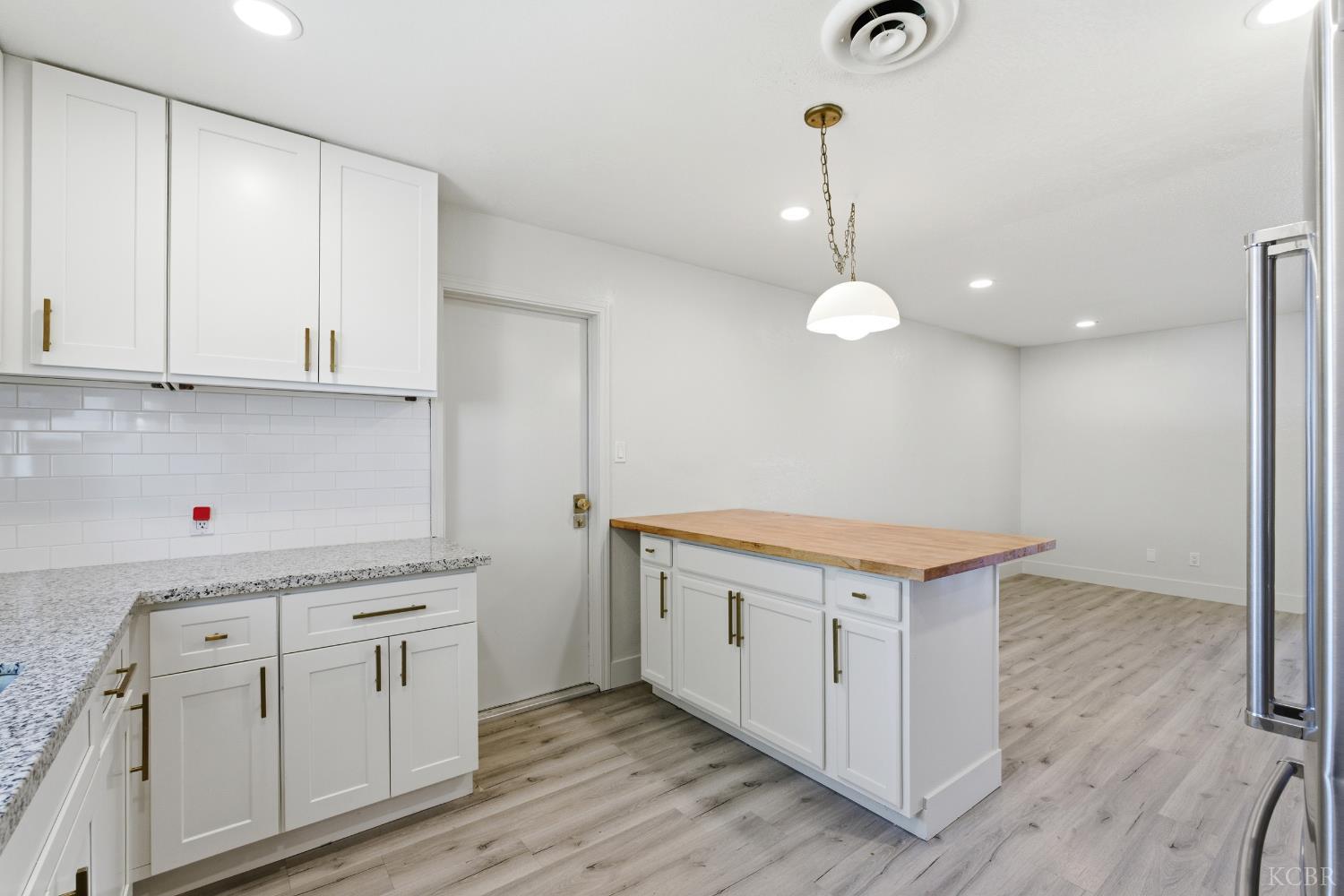 161 W Spring Ln, Lemoore, CA 93245