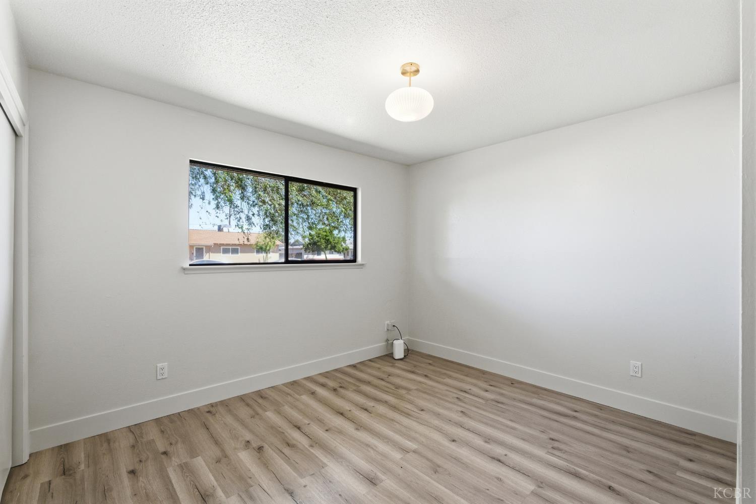 161 W Spring Ln, Lemoore, CA 93245