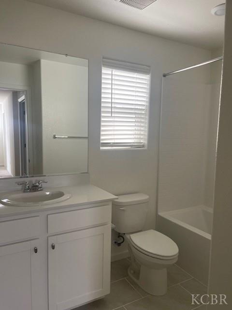 2227 S Crumal St, Visalia, CA 93292