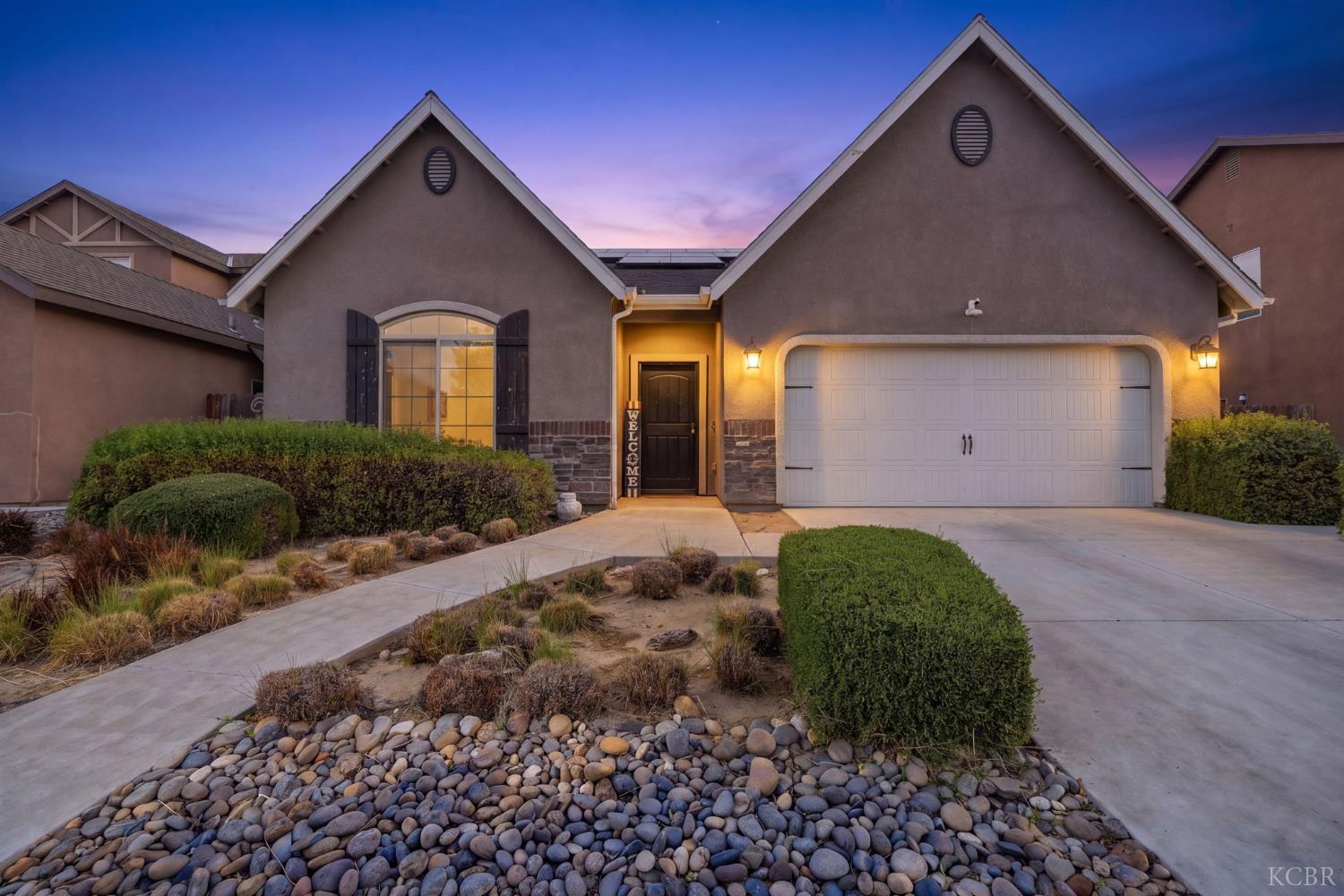 2122 W Bryman St, Hanford, CA 93230