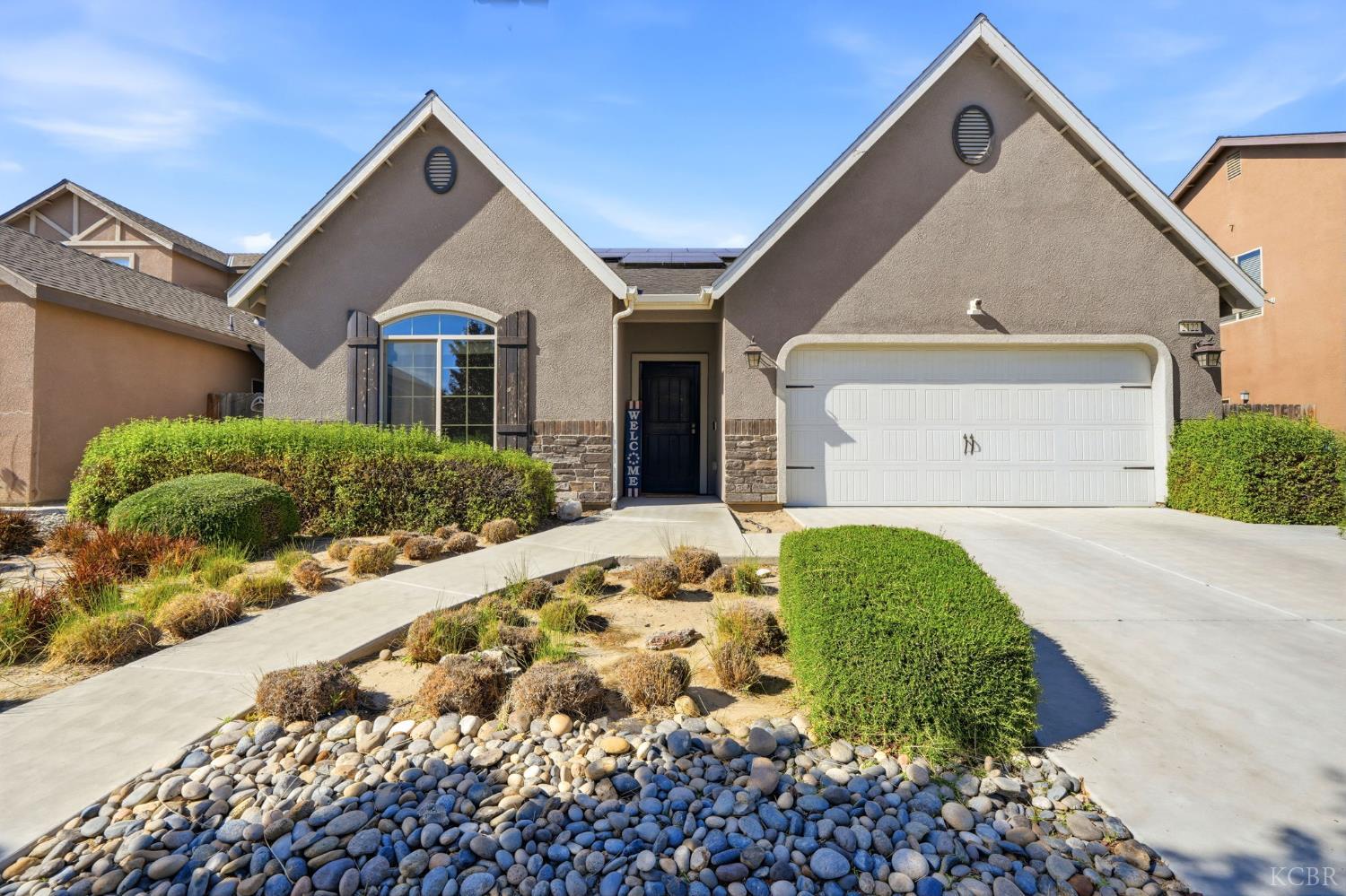 2122 W Bryman St, Hanford, CA 93230