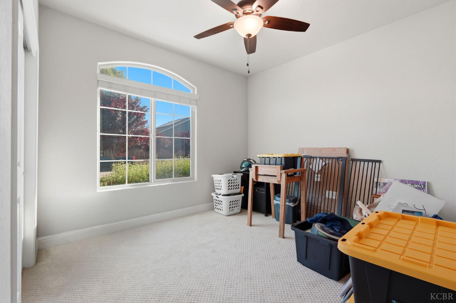 2122 W Bryman St, Hanford, CA 93230