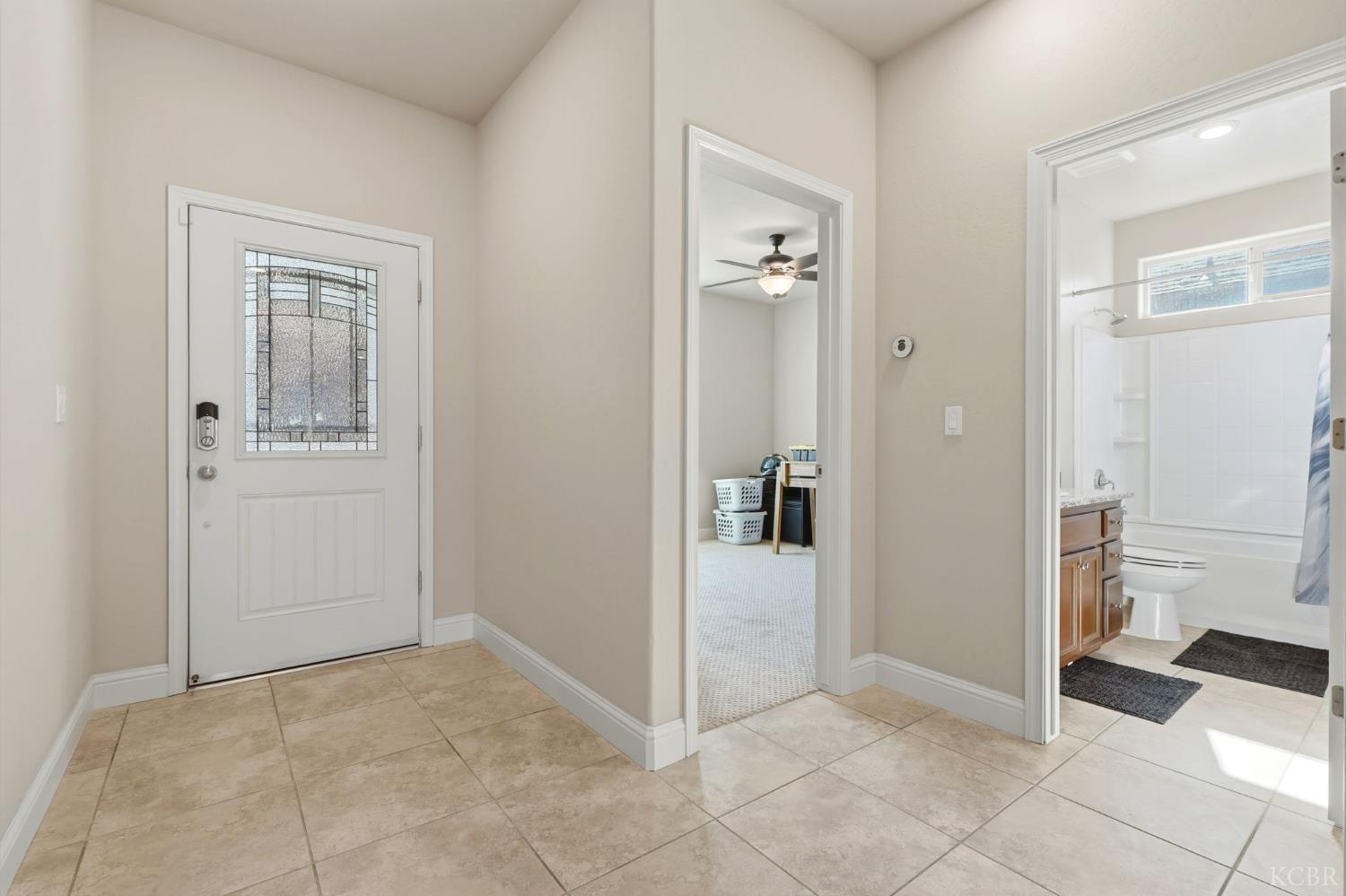 2122 W Bryman St, Hanford, CA 93230