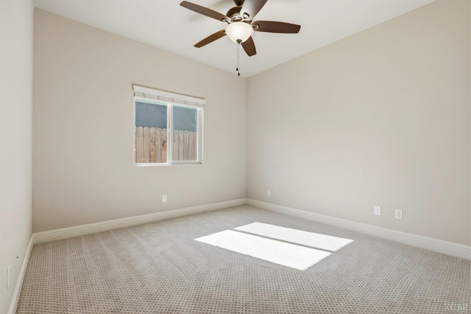 2122 W Bryman St, Hanford, CA 93230