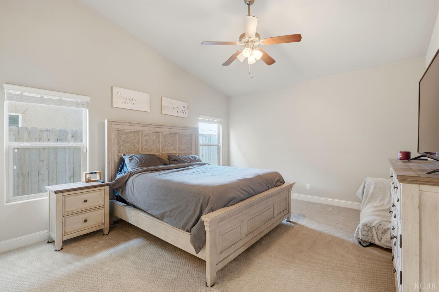 2122 W Bryman St, Hanford, CA 93230