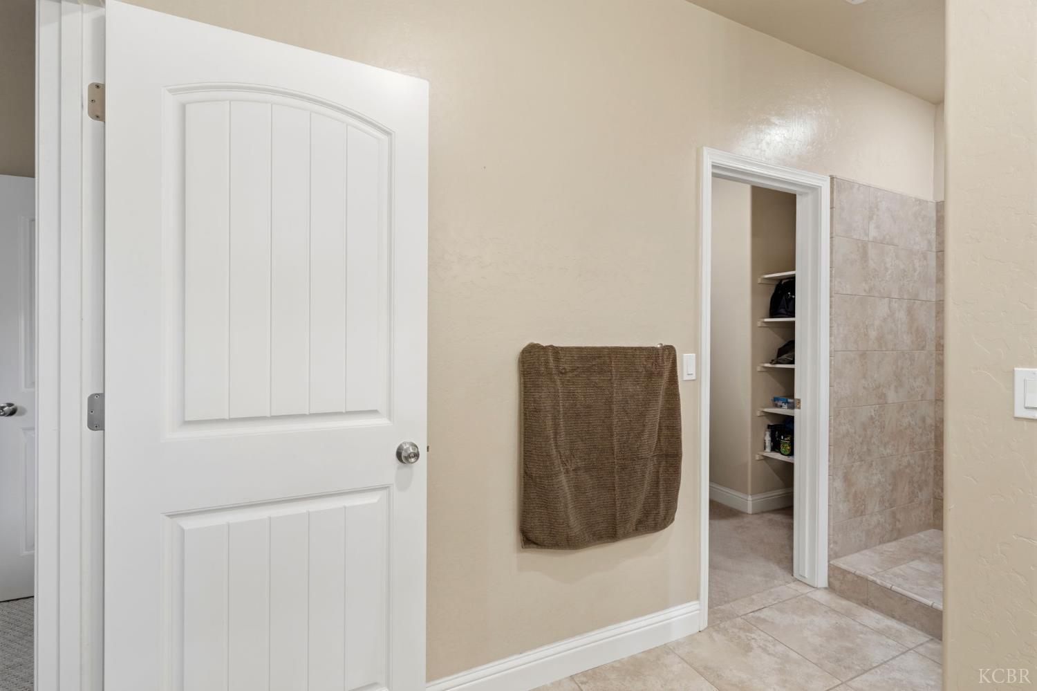 2122 W Bryman St, Hanford, CA 93230