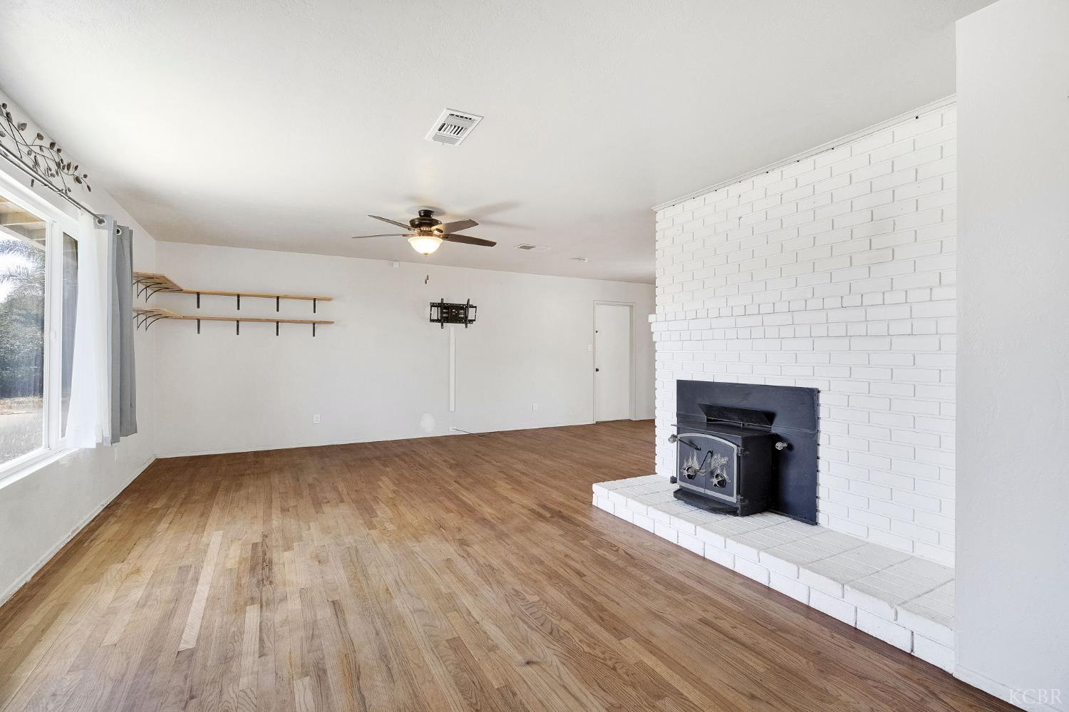 11510 Echo Ln, Hanford, CA 93230