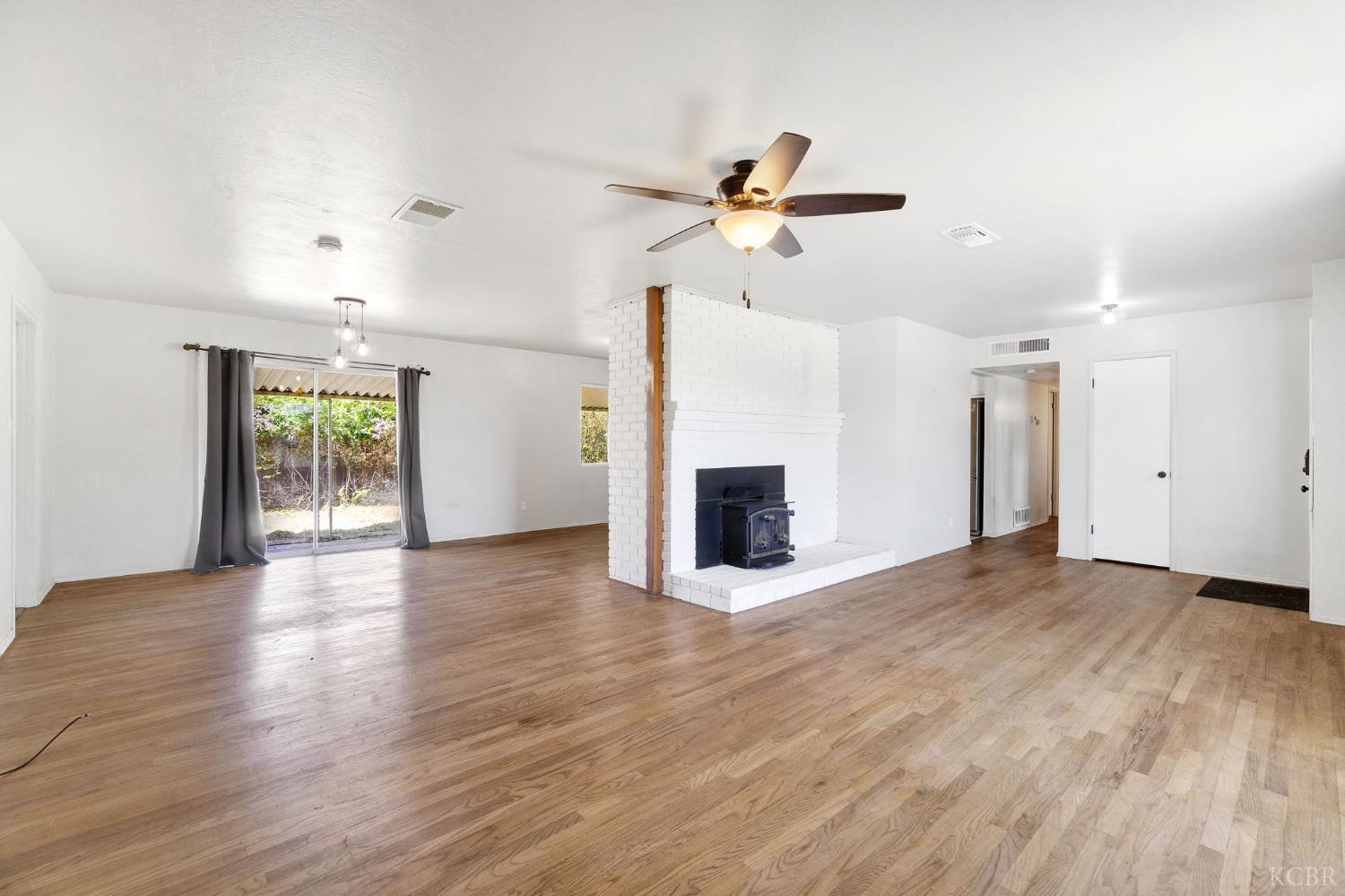 11510 Echo Ln, Hanford, CA 93230