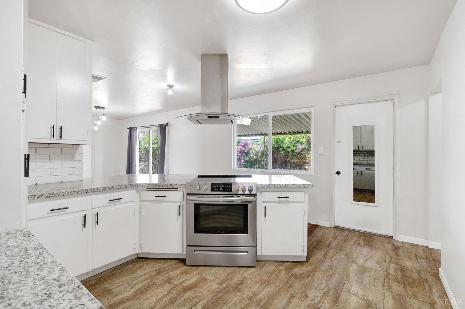 11510 Echo Ln, Hanford, CA 93230