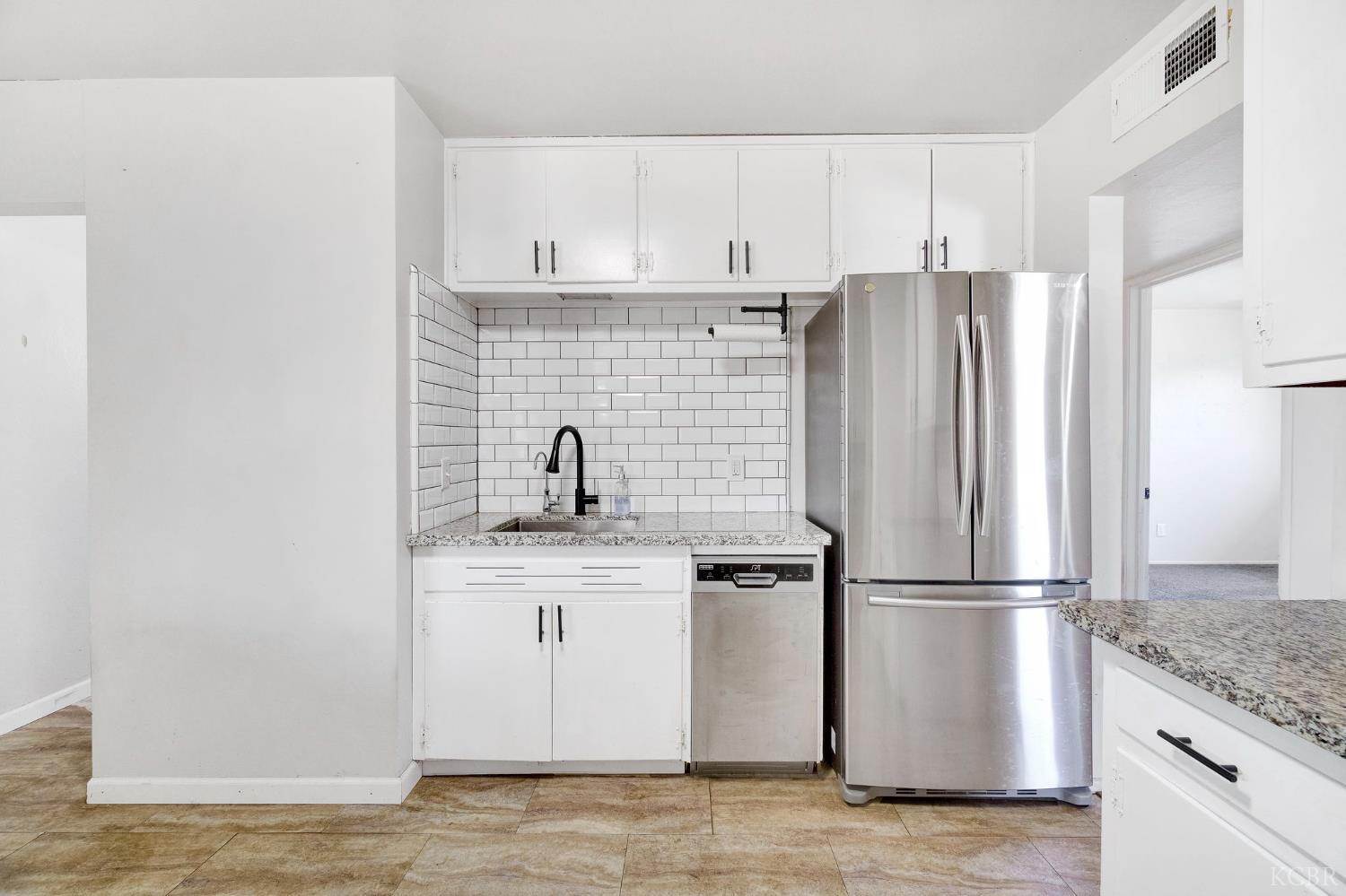 11510 Echo Ln, Hanford, CA 93230