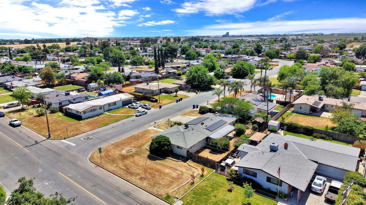 11510 Echo Ln, Hanford, CA 93230