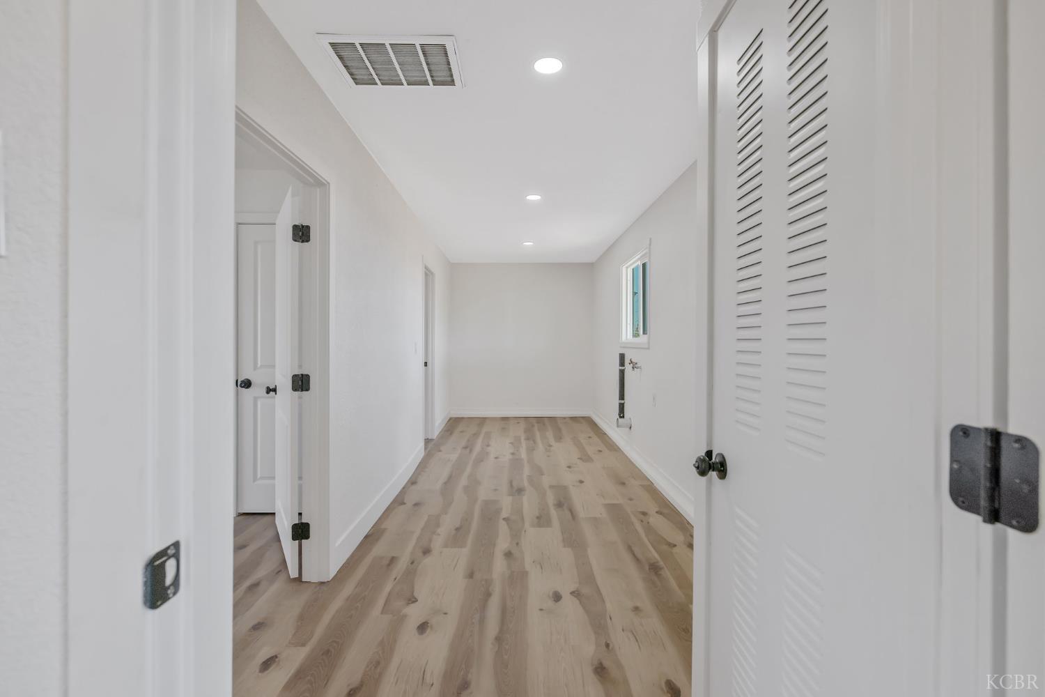 9561 Garden Dr, Hanford, CA 93230