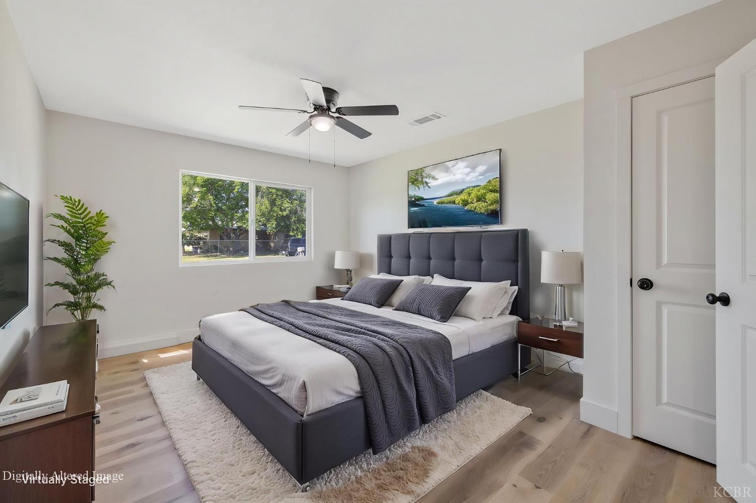 9561 Garden Dr, Hanford, CA 93230