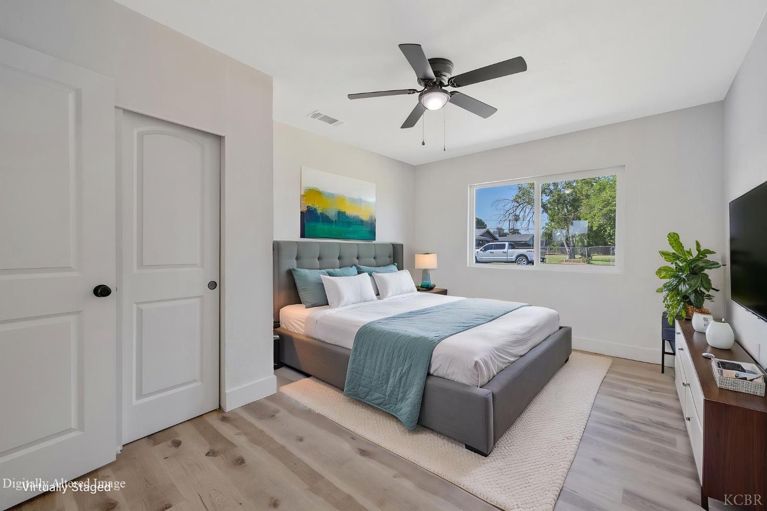 9561 Garden Dr, Hanford, CA 93230