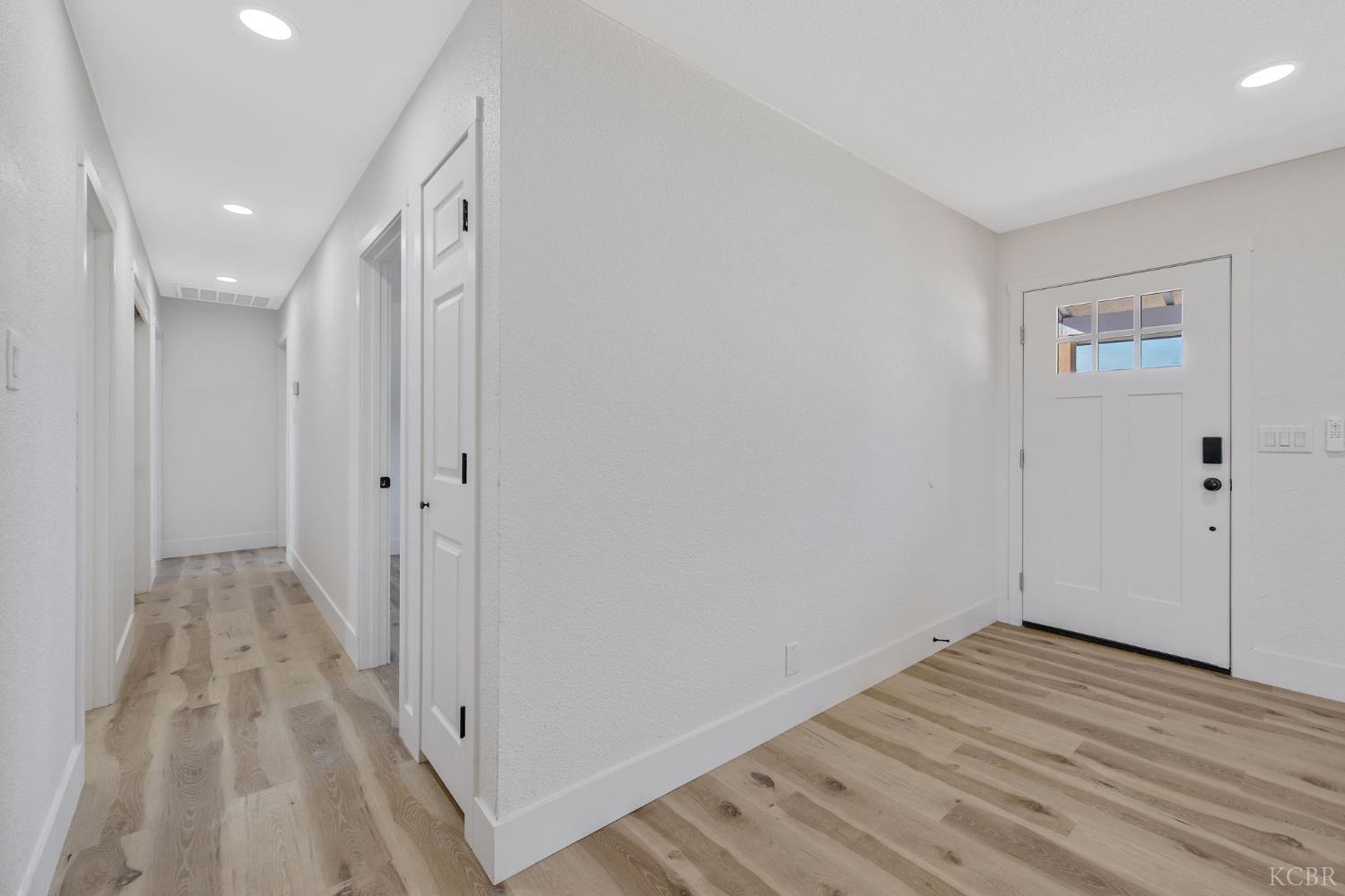 9561 Garden Dr, Hanford, CA 93230