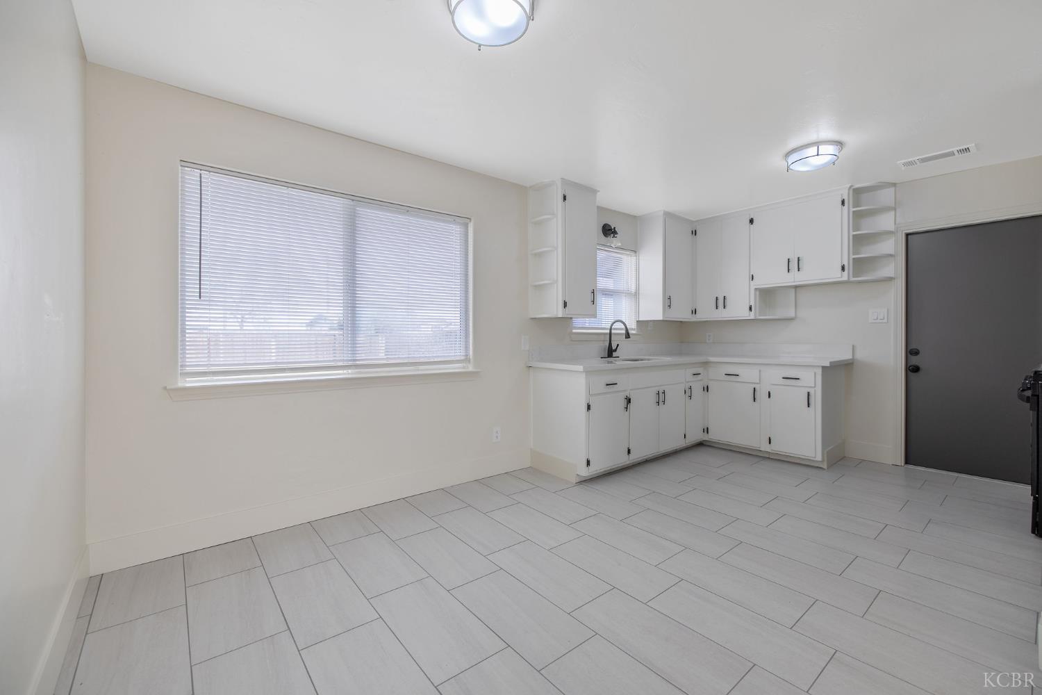 364 S Newman Rd, Tipton, CA 93272