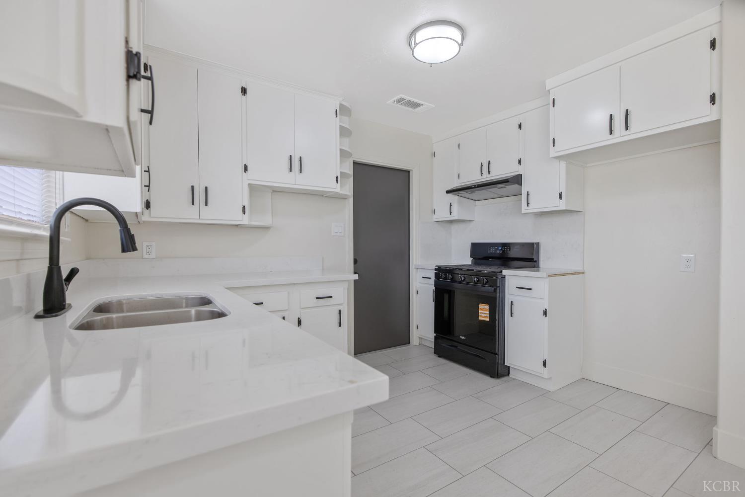 364 S Newman Rd, Tipton, CA 93272