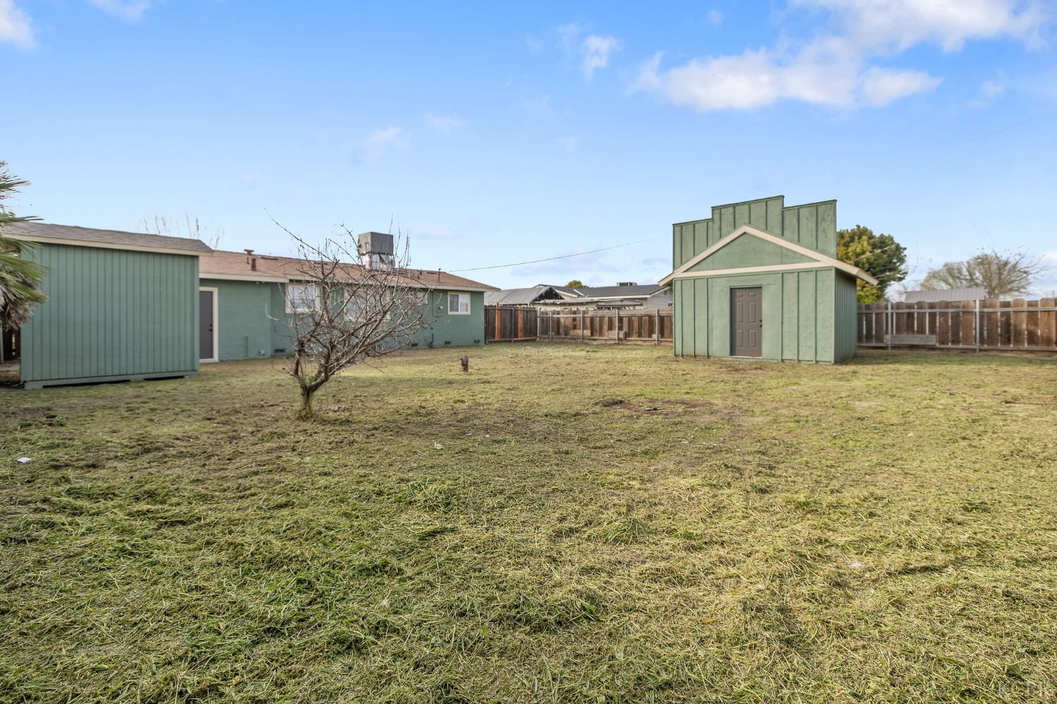 364 S Newman Rd, Tipton, CA 93272