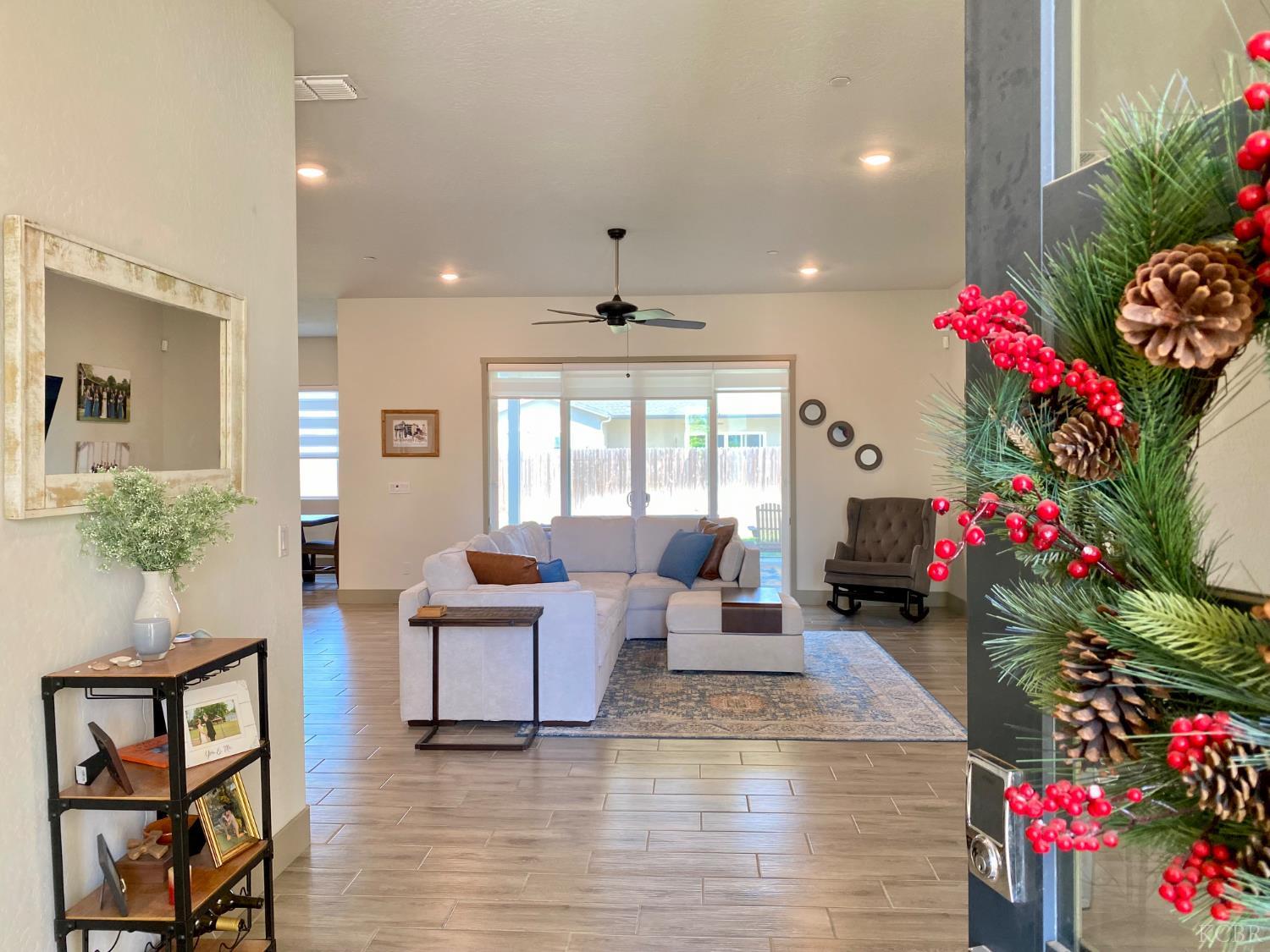 2404 W Bristol Ln, Hanford, CA 93230