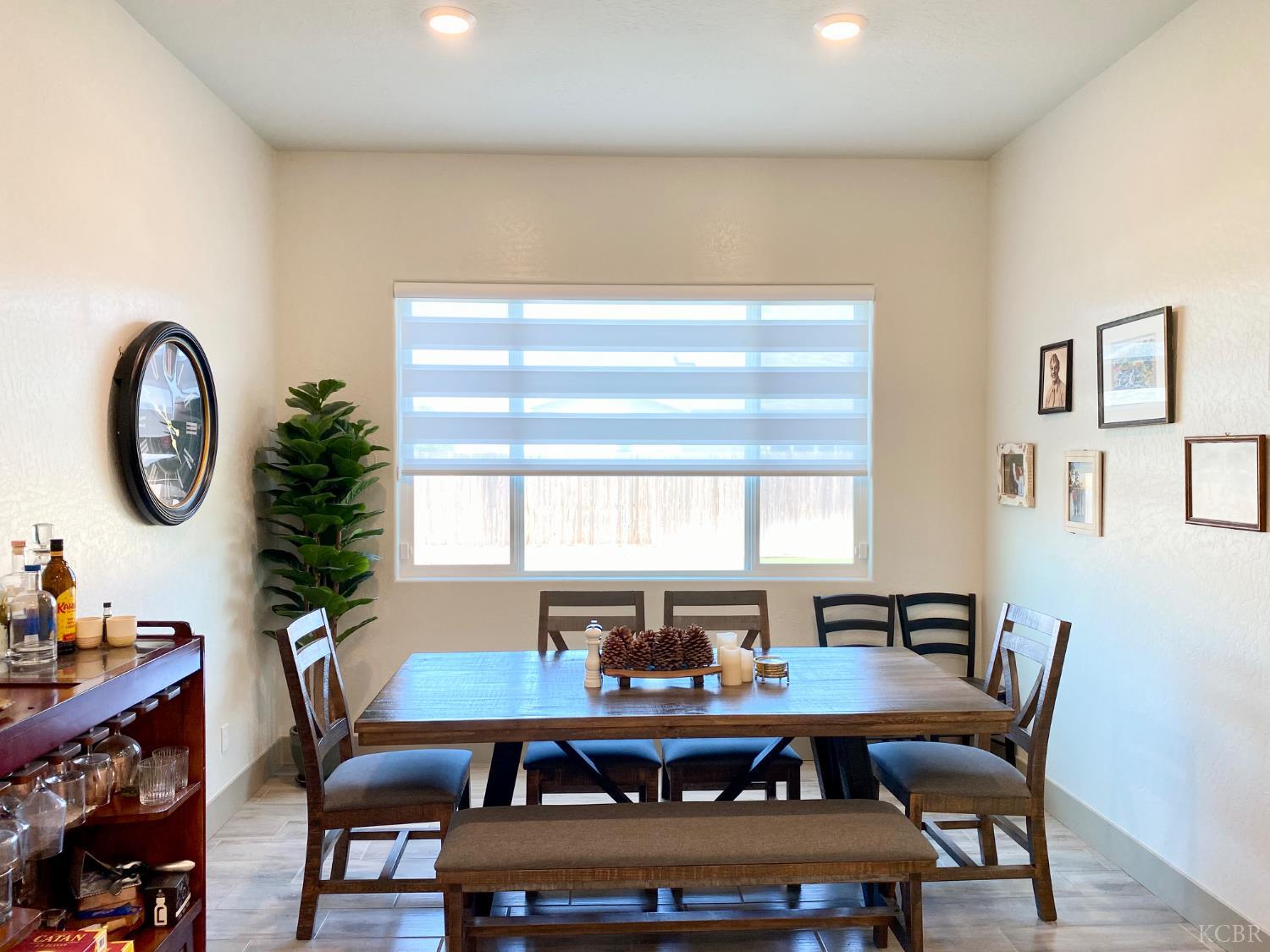 2404 W Bristol Ln, Hanford, CA 93230