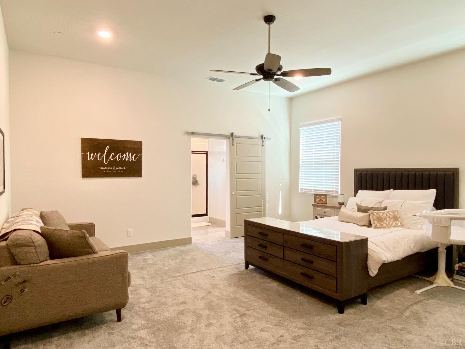 2404 W Bristol Ln, Hanford, CA 93230