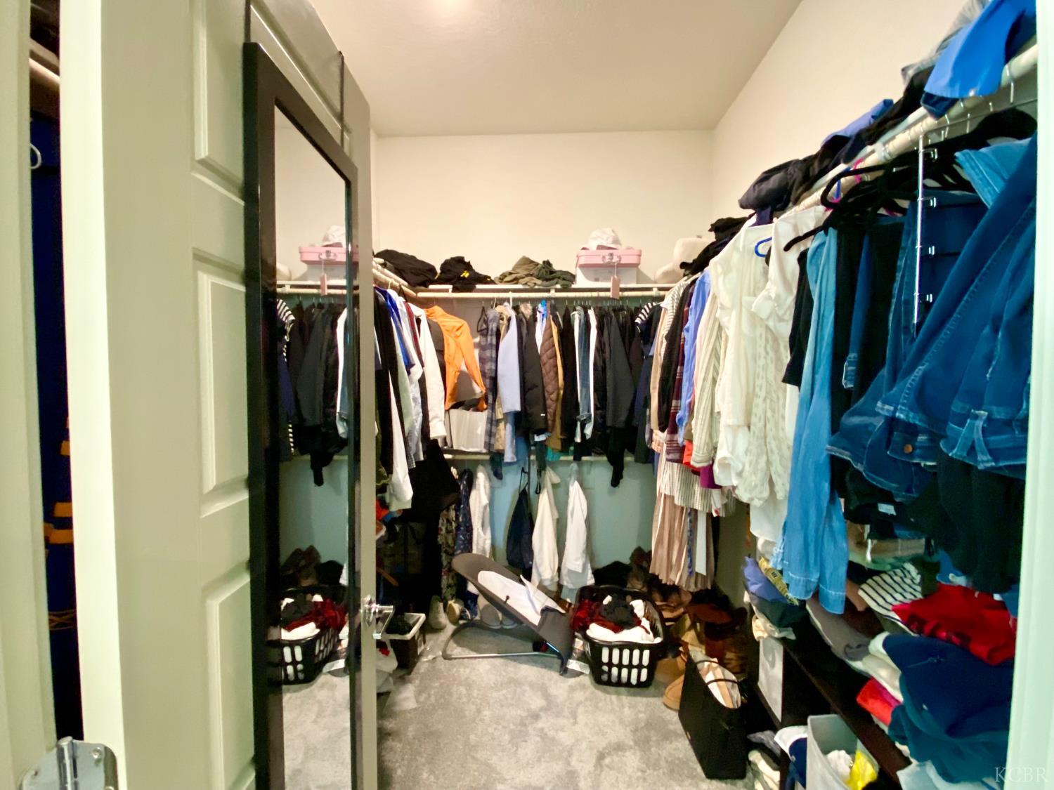 2404 W Bristol Ln, Hanford, CA 93230