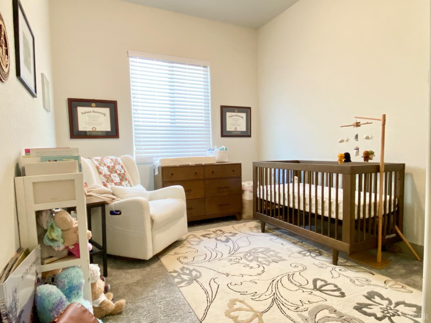 2404 W Bristol Ln, Hanford, CA 93230