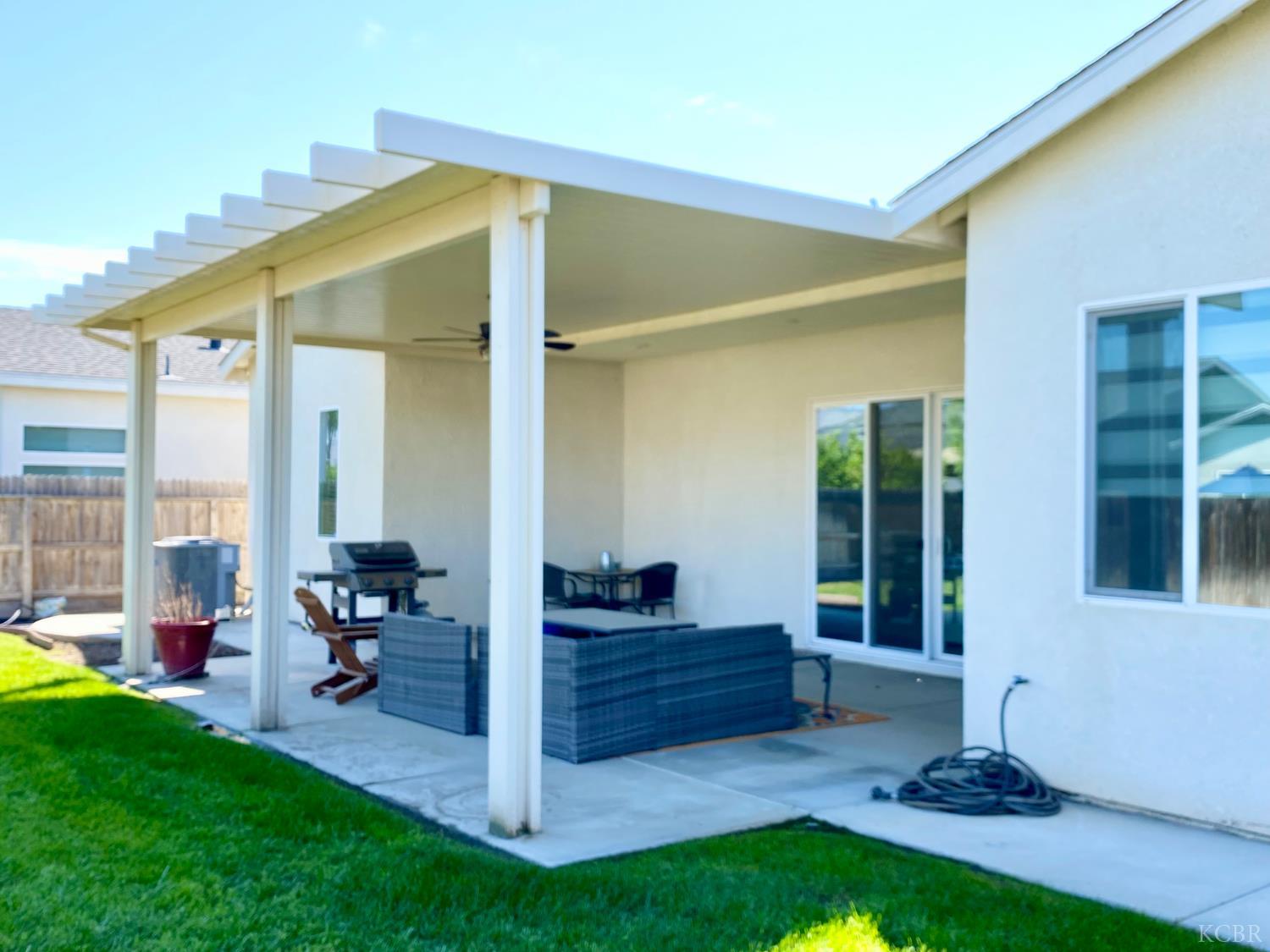 2404 W Bristol Ln, Hanford, CA 93230