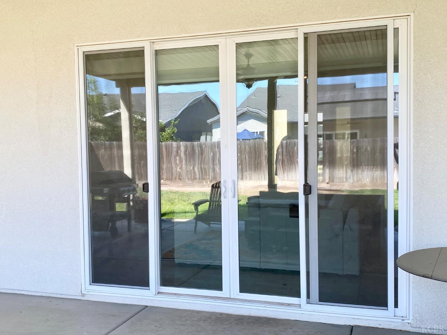 2404 W Bristol Ln, Hanford, CA 93230