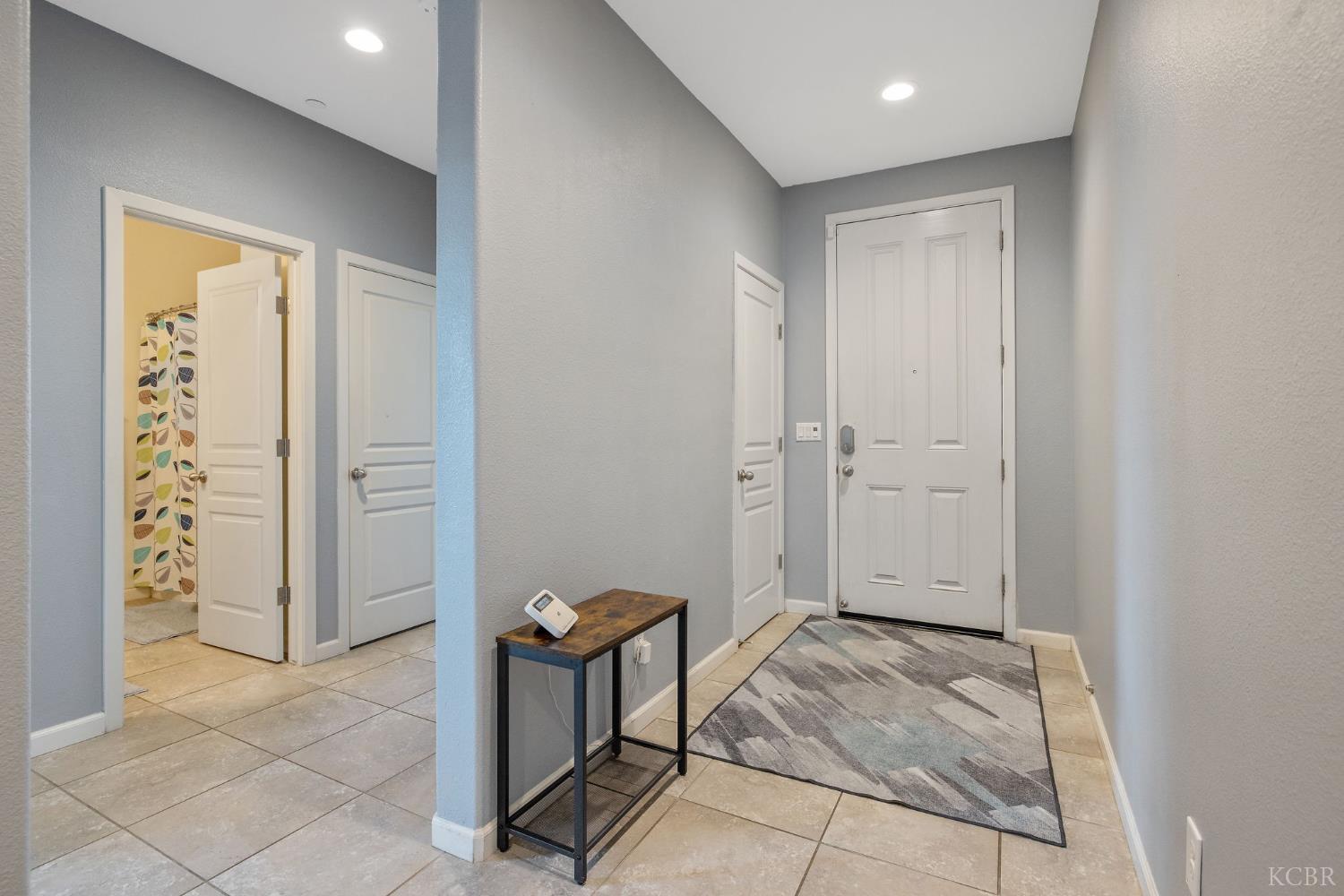 1090 Jade Way, Lemoore, CA 93245