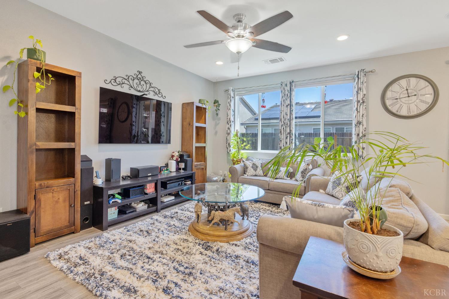 1090 Jade Way, Lemoore, CA 93245