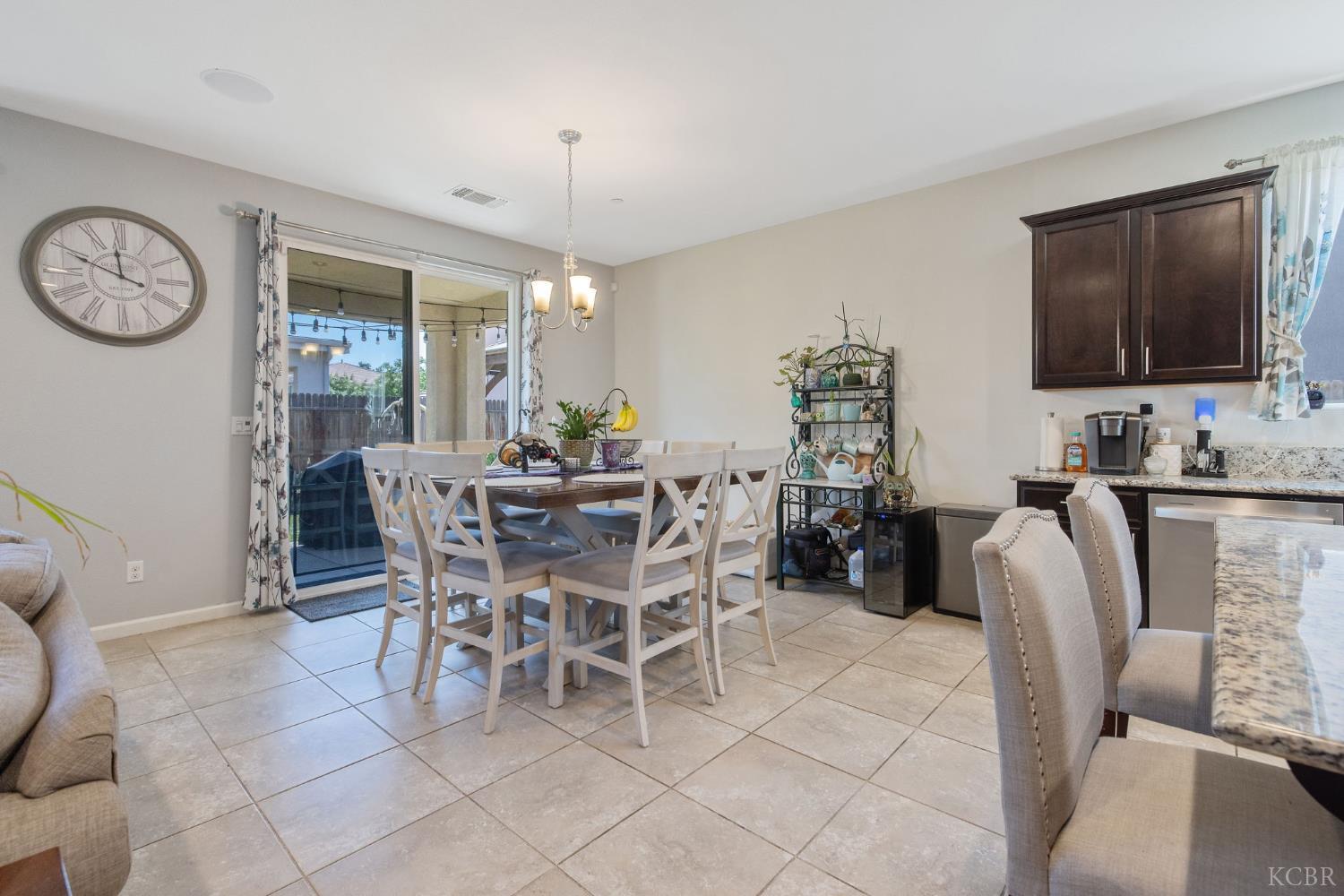 1090 Jade Way, Lemoore, CA 93245