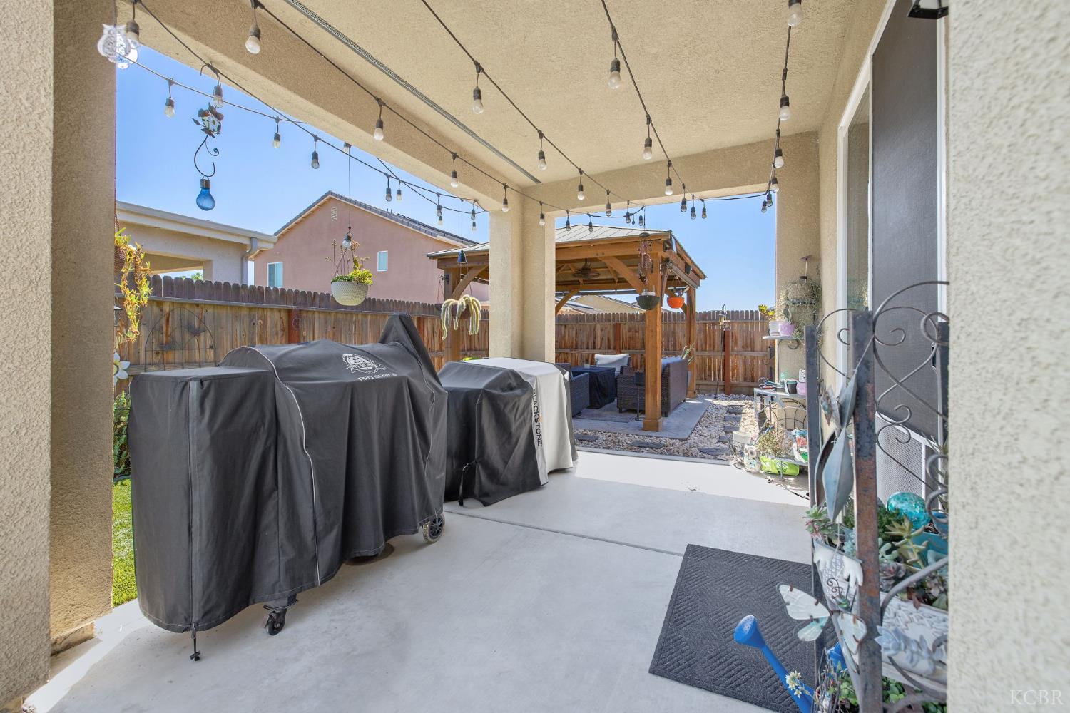 1090 Jade Way, Lemoore, CA 93245