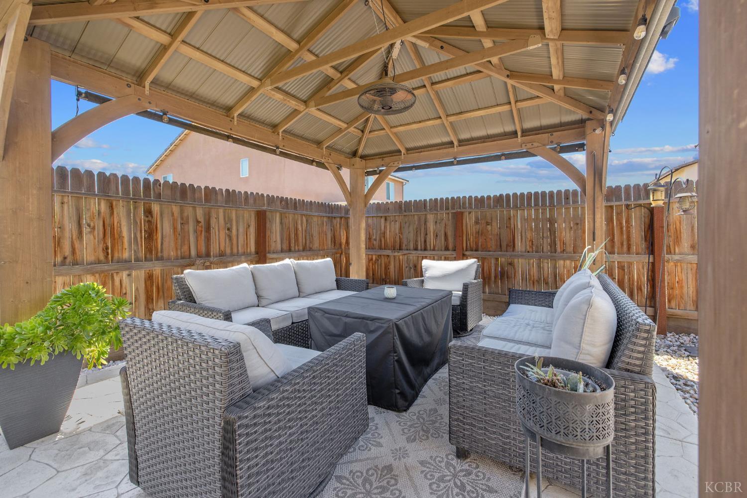 1090 Jade Way, Lemoore, CA 93245