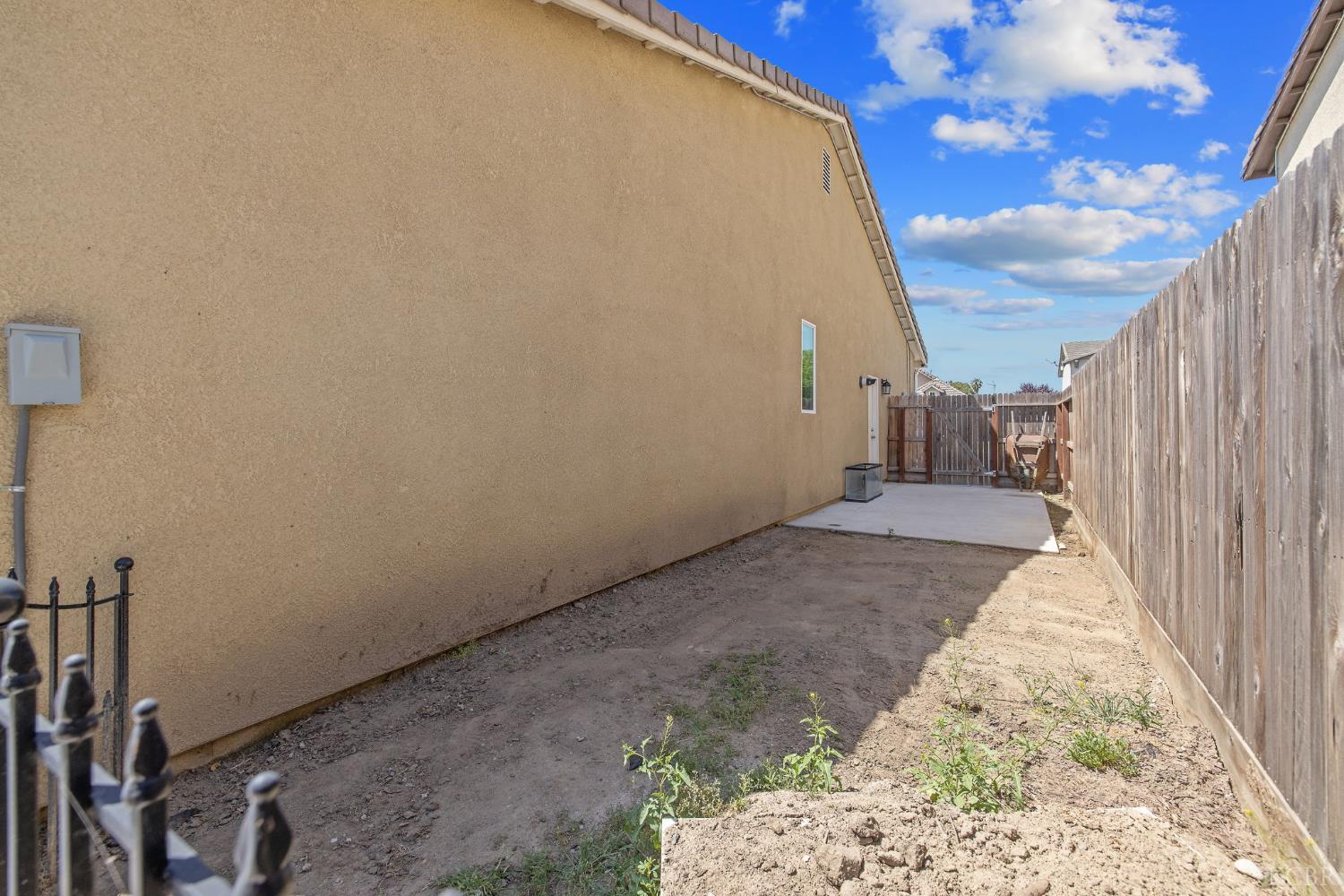 1090 Jade Way, Lemoore, CA 93245