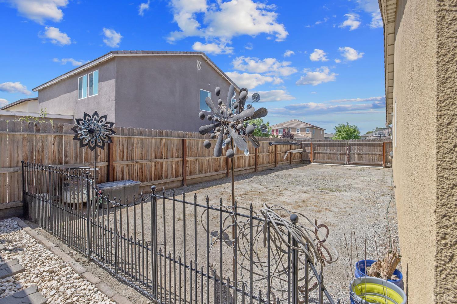 1090 Jade Way, Lemoore, CA 93245