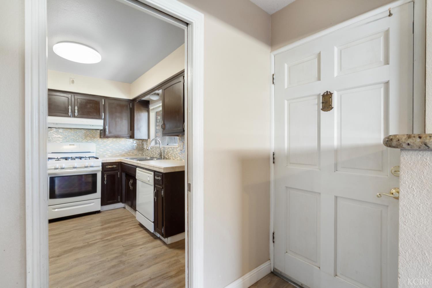 1175 Levich Cir, Hanford, CA 93230