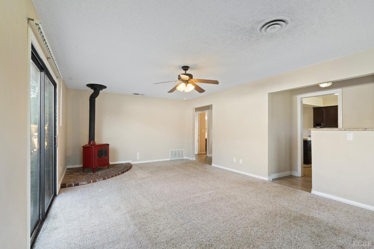 1175 Levich Cir, Hanford, CA 93230