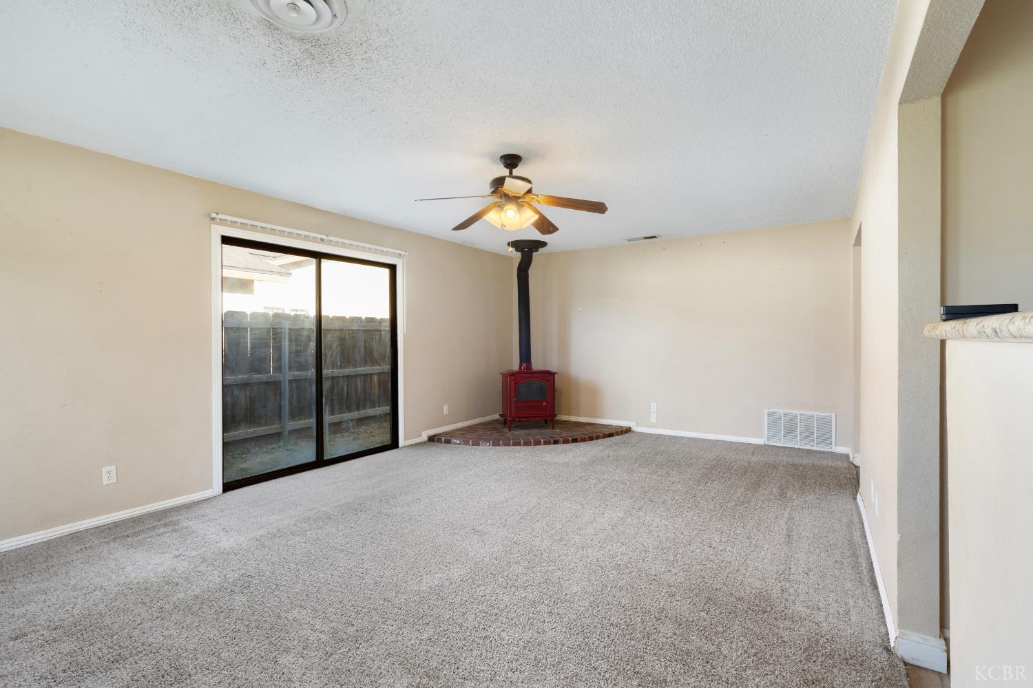 1175 Levich Cir, Hanford, CA 93230