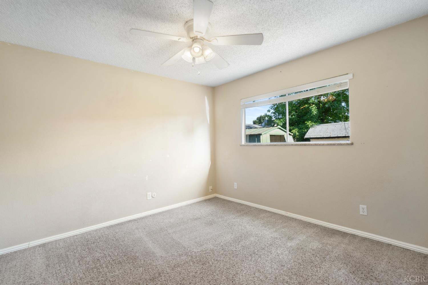 1175 Levich Cir, Hanford, CA 93230